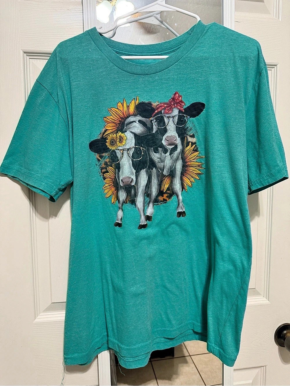 Floral Cow Graphic Tee in Blue Like New